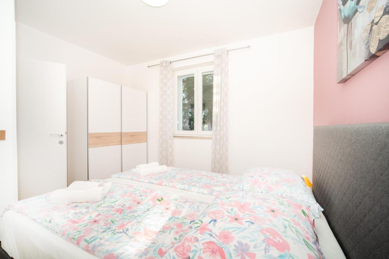 Apartments Oriana Рабац Екстериор снимка