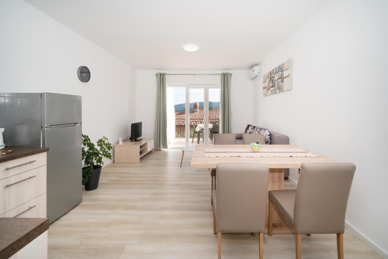 Apartments Oriana Рабац Екстериор снимка